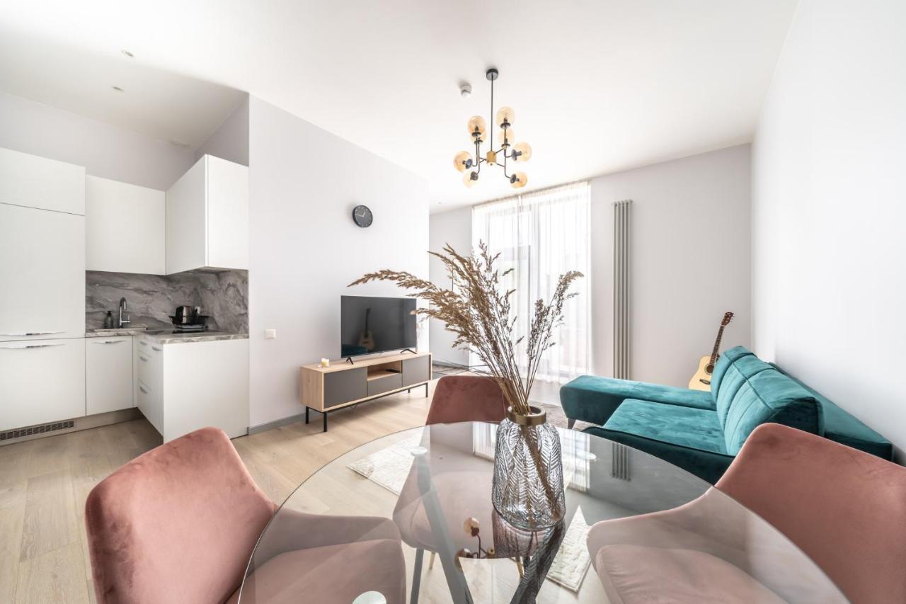 New Comfortable 2 Bedroom Cottage W/Big Terrace Jurmala Bagian luar foto